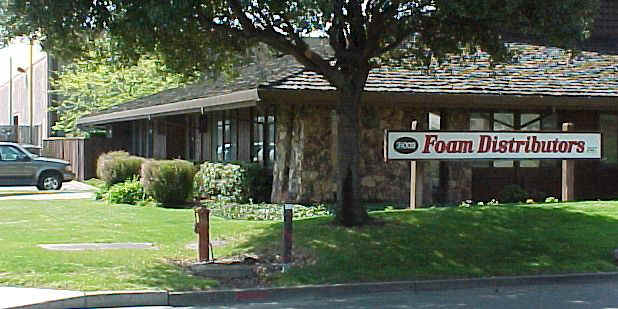 Front1.jpg (59986 bytes)
